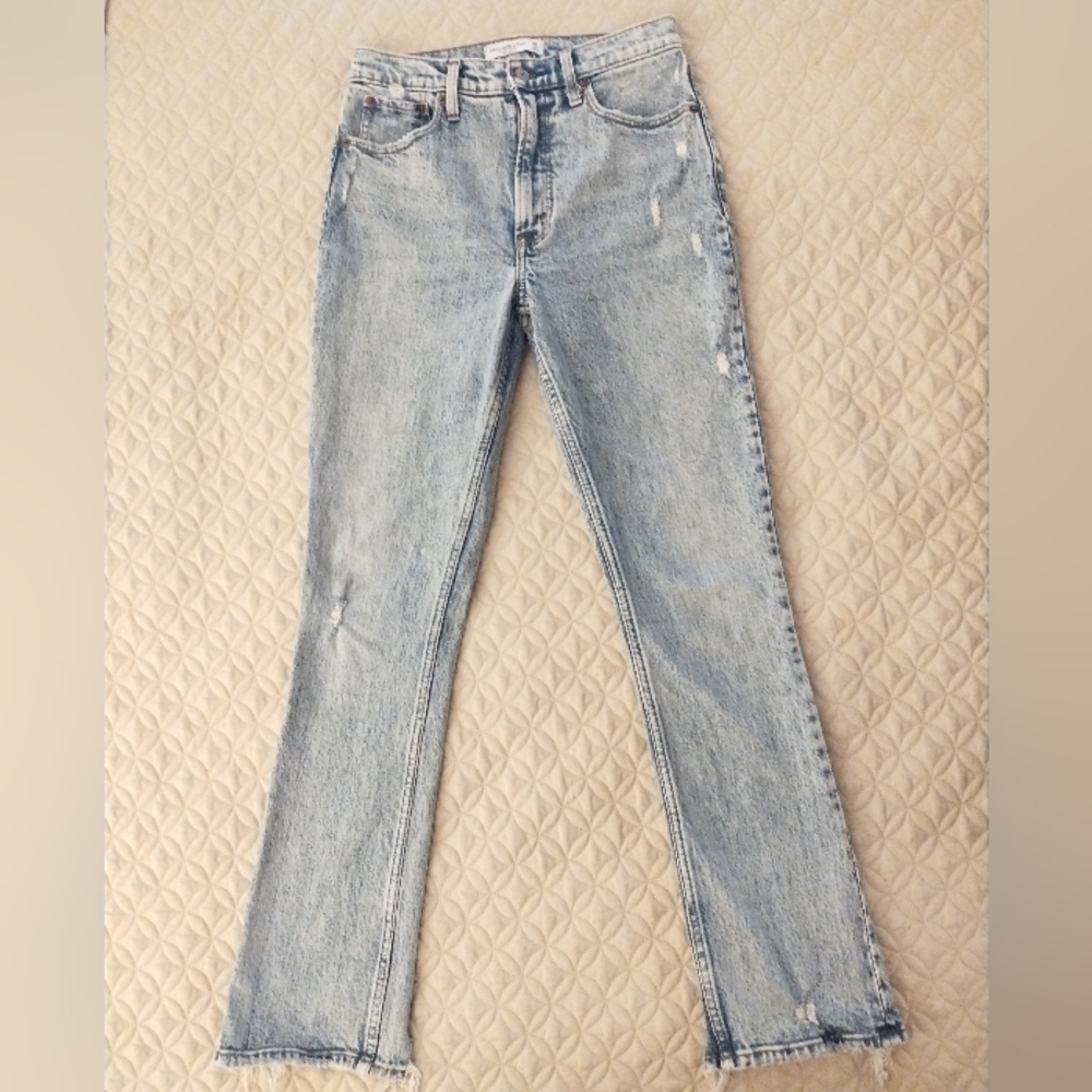 Abercrombie & Fitch The 90's Skinny High Rise Distressed Y2K